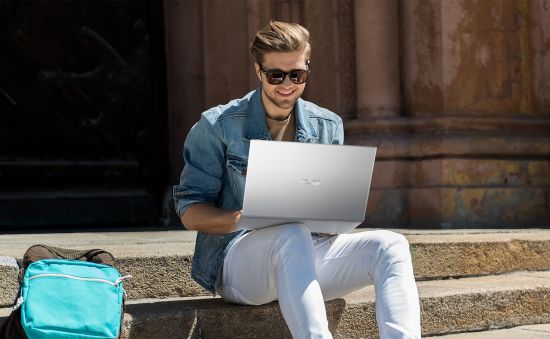ASUS VivoBook 15 F512