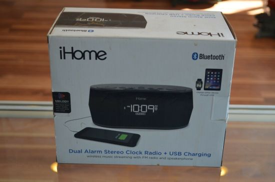 Часы-зарядная станция с радио iHome iBT38G