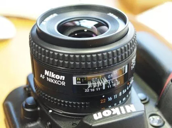 Nikon AF Nikkor 35mm f/2D